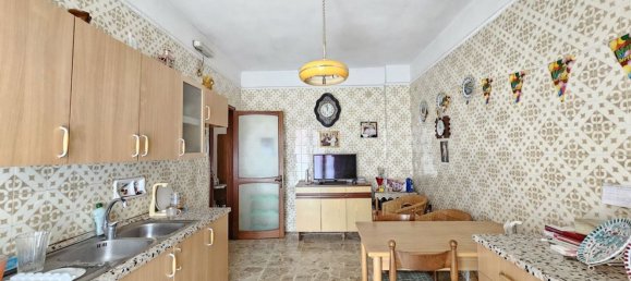 4-salle Appartement à Taranto, Italy No. 276330 16