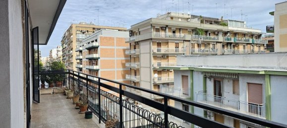 4-salle Appartement à Taranto, Italy No. 276330 5