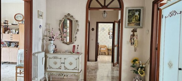 4-salle Appartement à Taranto, Italy No. 276330 4