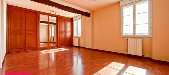 5 bedrooms House in Bernay, France No. 357574 10