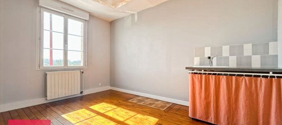 5 bedrooms House in Bernay, France No. 357574 11