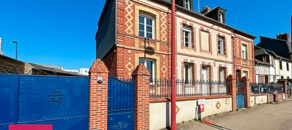 5 bedrooms House in Bernay, France No. 357574 18