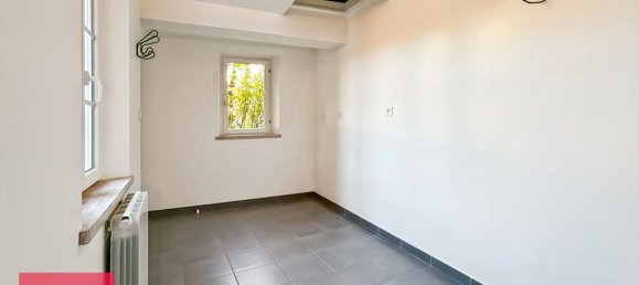 5 bedrooms House in Bernay, France No. 357574 6