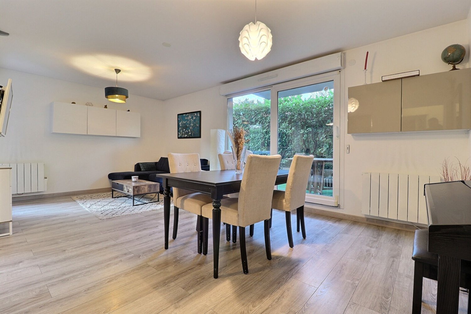 2 bedrooms Apartment in Saint-Denis, France No. 170848