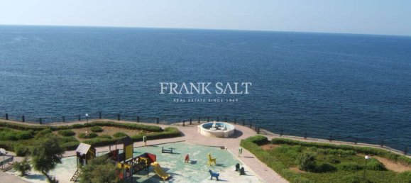 2 bedrooms Penthouse in Marsalforn, Malta No. 5468 2