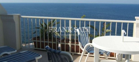 2 bedrooms Penthouse in Marsalforn, Malta No. 5468 4