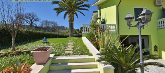 6 rooms Villa in Martinsicuro, Italy No. 175583 27