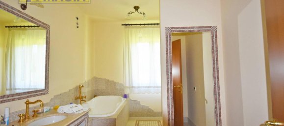 6 rooms Villa in Martinsicuro, Italy No. 175583 23