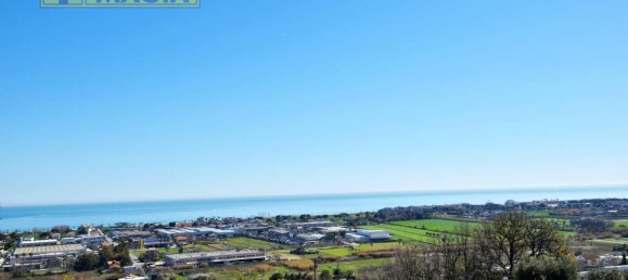 6 rooms Villa in Martinsicuro, Italy No. 175583 2