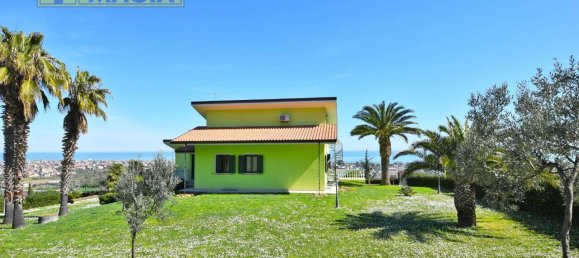 6 rooms Villa in Martinsicuro, Italy No. 175583 3