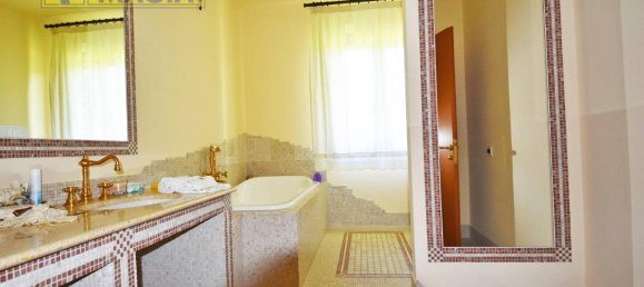 6 rooms Villa in Martinsicuro, Italy No. 175583 22