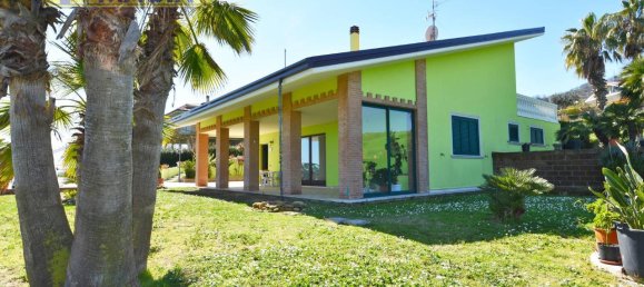 6 rooms Villa in Martinsicuro, Italy No. 175583 5