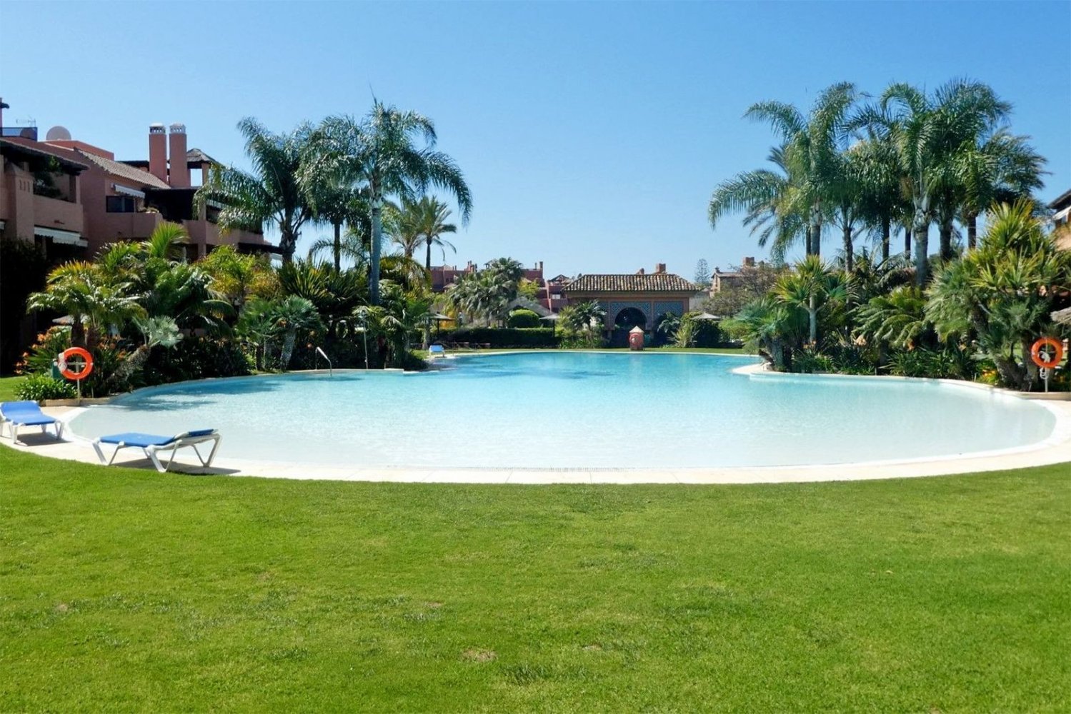 Пентхаус с 2 спальнями в Марбелья, Испания № 136513