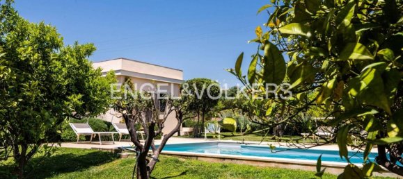 5 rooms Villa in Noto, Italy No. 123139 9
