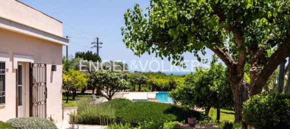 5 rooms Villa in Noto, Italy No. 123139 3