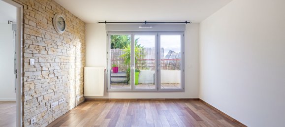 Apartamento de 3 dormitorios en Bezons, France No. 170007 5