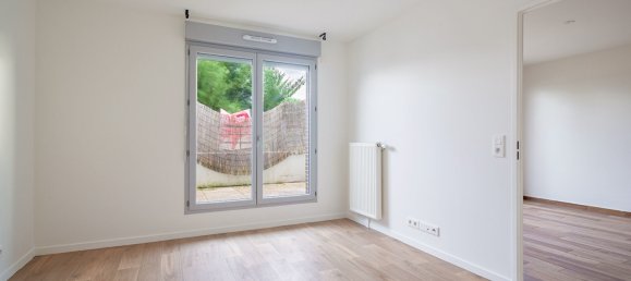 Apartamento de 3 dormitorios en Bezons, France No. 170007 7