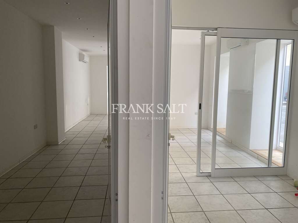 95m² Shop in Sliema, Malta No. 12487