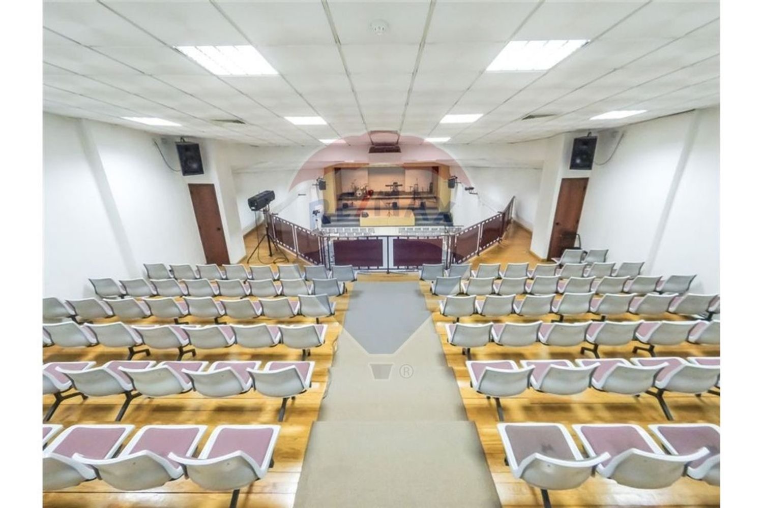 Gebäude in Lisbon, Portugal 1250m², Nr. 72321