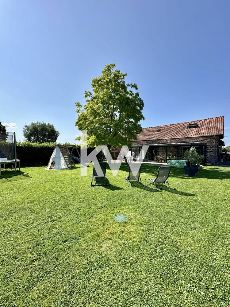 6 bedrooms House in Le Maisnil, France No. 256968
