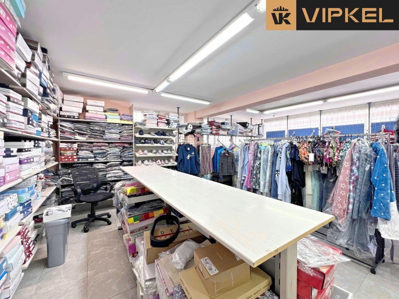 179m² Commercial property in Arteixo, Spain No. 58075