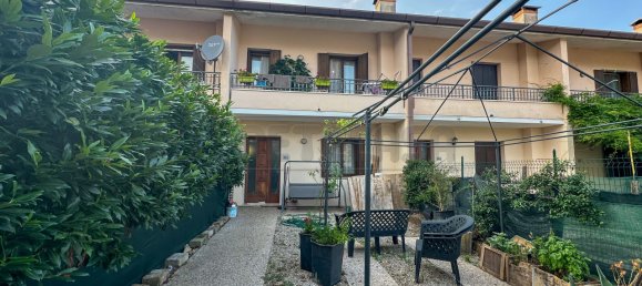 2 bedrooms House in Udine, Italy No. 178975 2