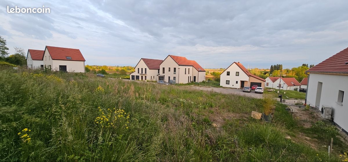 Terreno en Kuttolsheim, France No. 323953