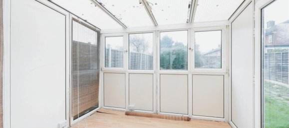 3 bedrooms House in Watford, United Kingdom No. 6792 9