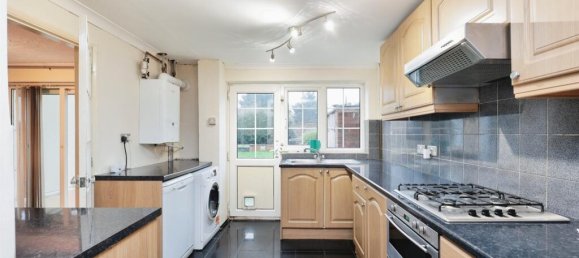 3 bedrooms House in Watford, United Kingdom No. 6792 7