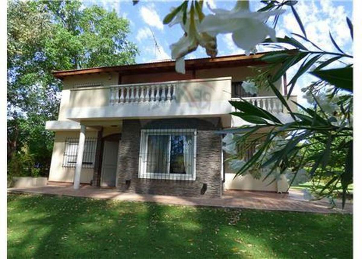 Ферма с 3 спальнями в Пилар, Аргентина № 41408