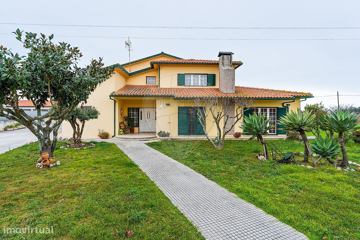 6 bedrooms House in Marinha das Ondas, Portugal No. 215911