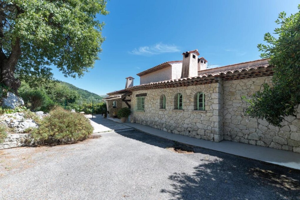 5 bedrooms Villa in Vence, France No. 361007