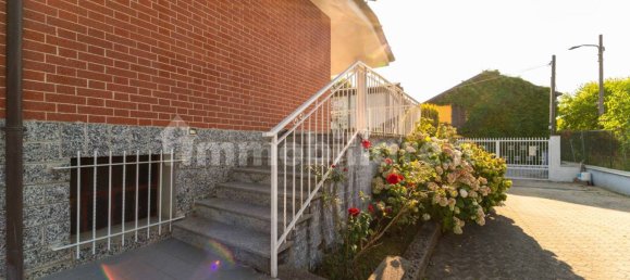 3 Schlafzimmer Villa in Poirino, Italy, Nr. 304979 3