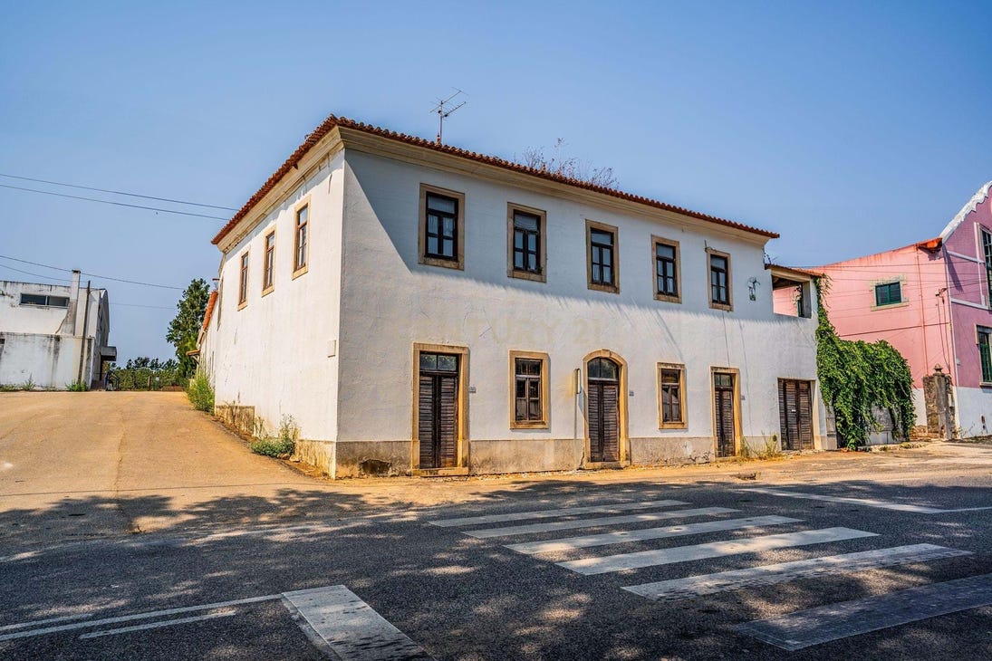 200m² Commercial property in Bombarral, Portugal No. 345342