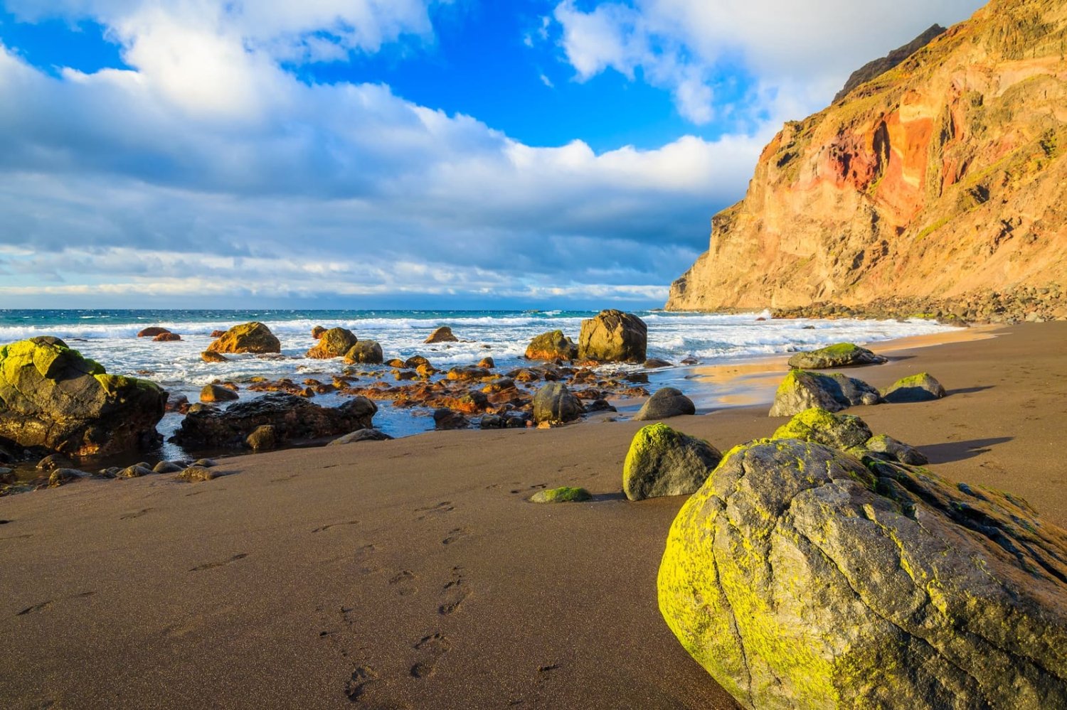 Отель, гостиница с 15 спальнями в Ла Гомера, Испания № 265046