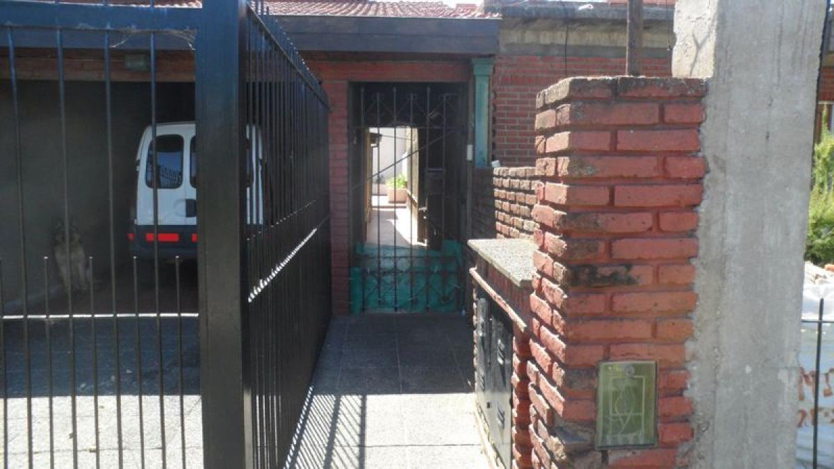 2 bedrooms House in Mar del Plata, Argentina No. 74967