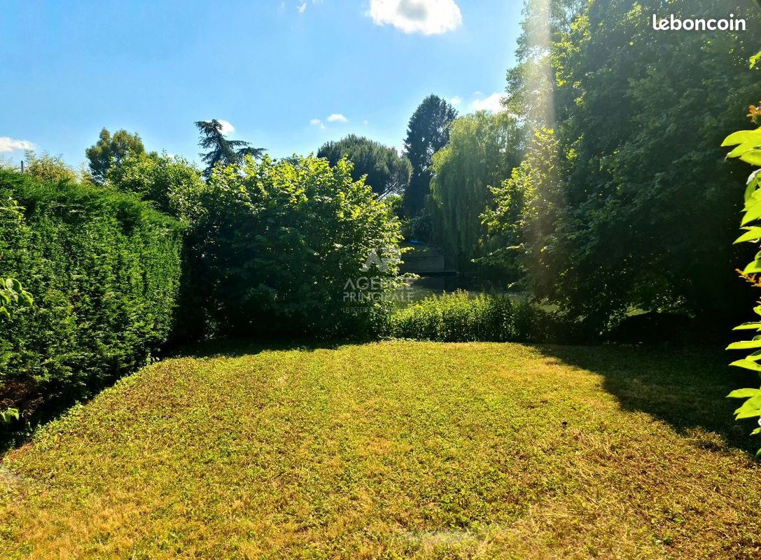 1000m² Land in Vaux-sur-Seine, France No. 285418