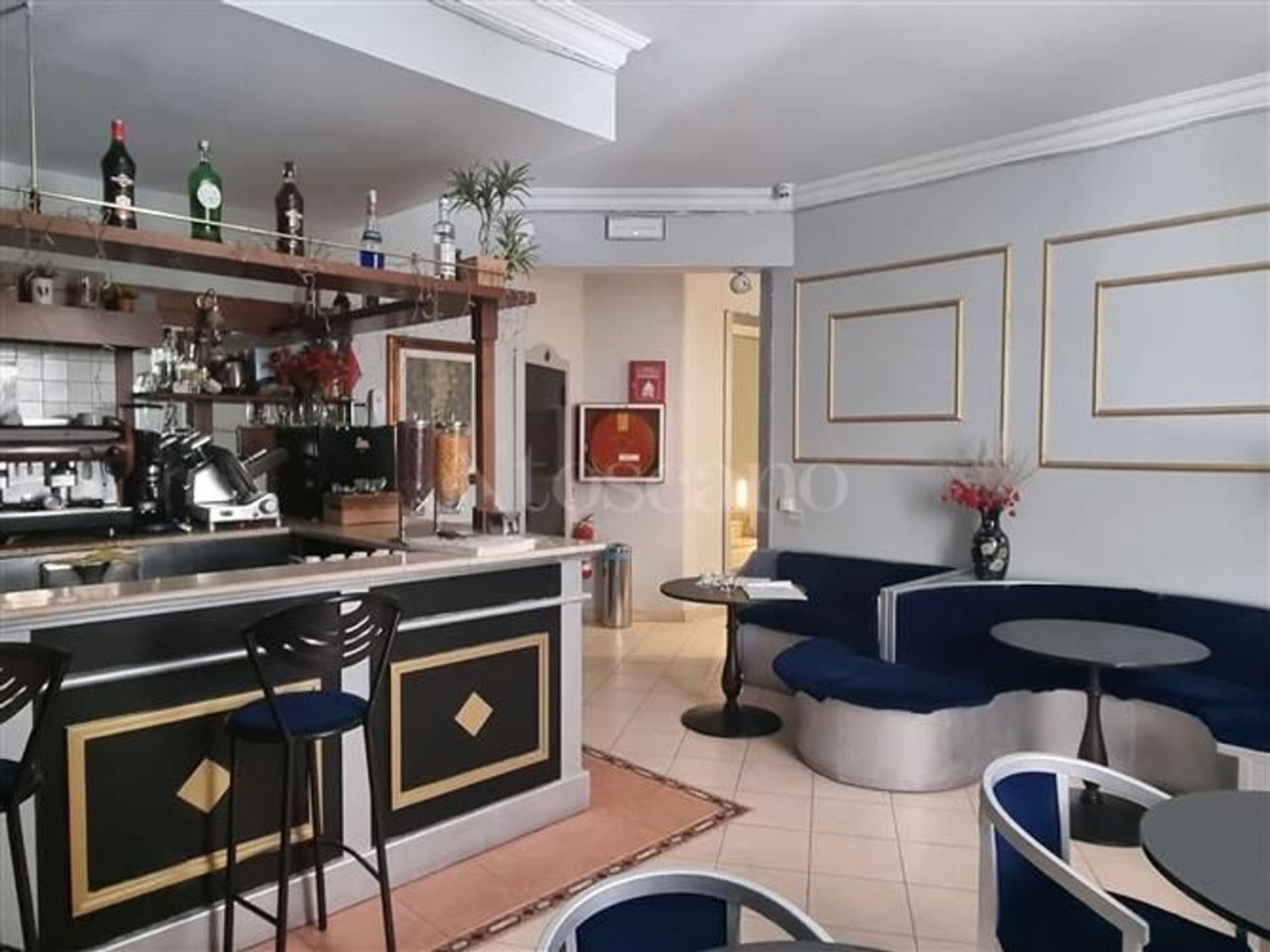 Bâtiment à Rome, Italy 400m² No. 122637