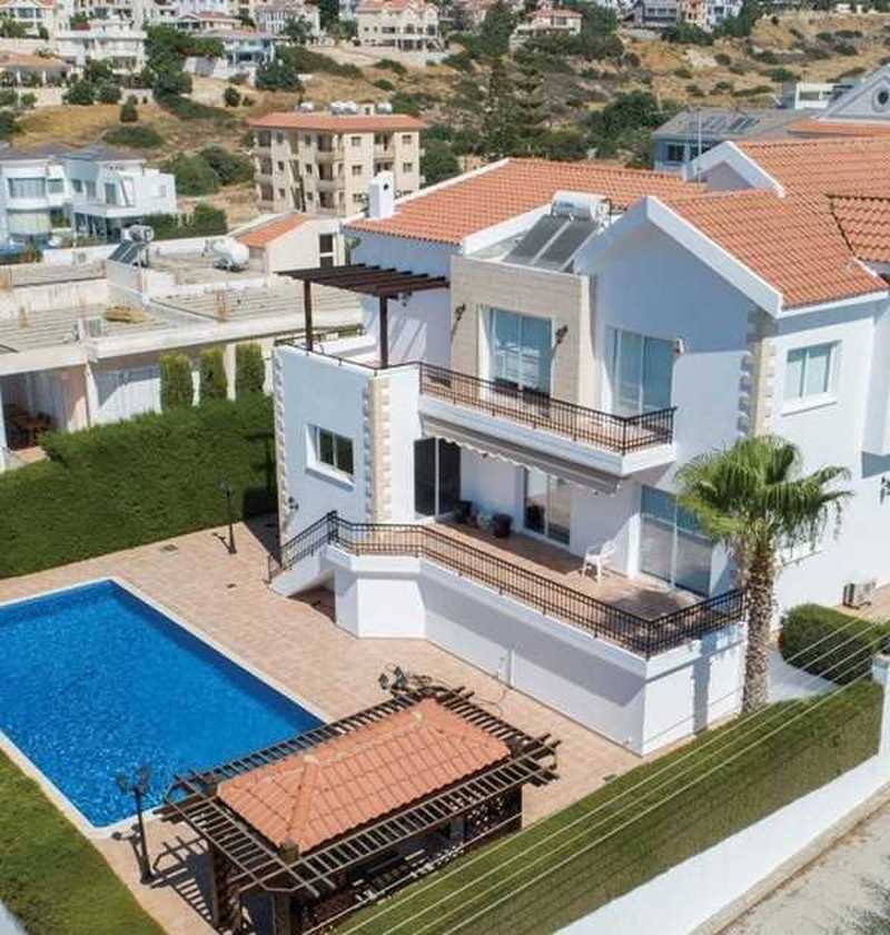4 bedrooms House in Mesa Geitonia, Cyprus No. 10661