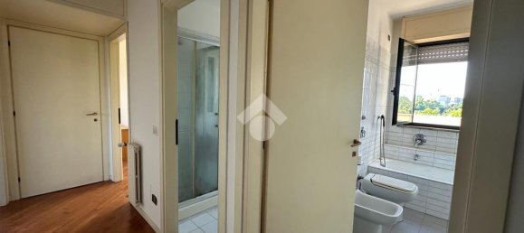 2 bedrooms Apartment in Milan, Italy No. 263374 26