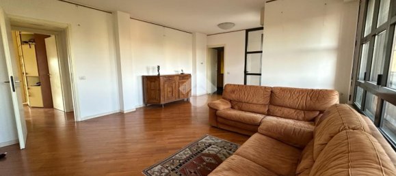 2 bedrooms Apartment in Milan, Italy No. 263374 3