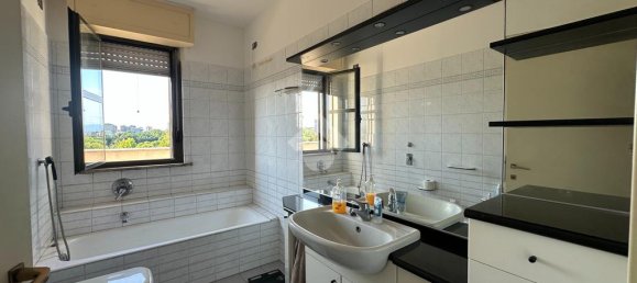 2 bedrooms Apartment in Milan, Italy No. 263374 28