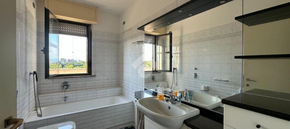 2 bedrooms Apartment in Milan, Italy No. 263374 29