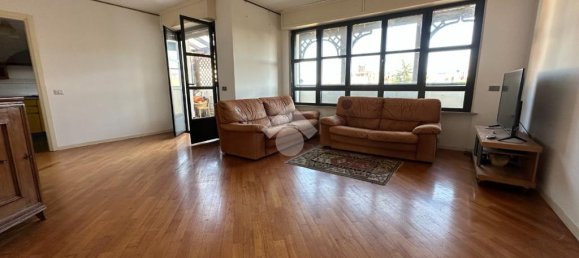 2 bedrooms Apartment in Milan, Italy No. 263374 4