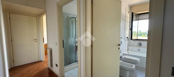 2 bedrooms Apartment in Milan, Italy No. 263374 27