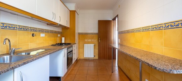 3 bedrooms Townhouse in Luz, Portugal No. 352293 4