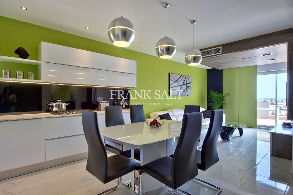 Пентхаус с 3 спальнями в Сент-Джулианс, Мальта № 9825