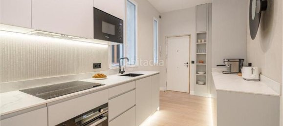 2 bedrooms Apartment in Madrid, Spain No. 93840 3