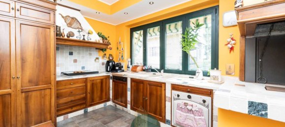 7 bedrooms Villa in Uboldo, Italy No. 314108 11