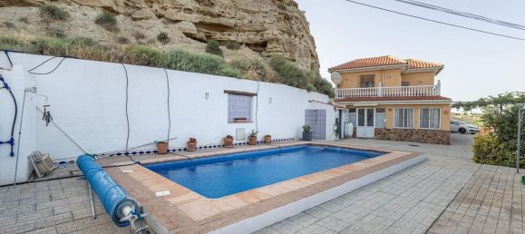 4 bedrooms House in Caniles, Spain No. 150807 4